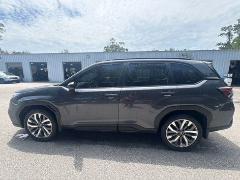 Used 2025 Subaru Forester Touring w/ Popular Package - Touring AWD/4WD image 8