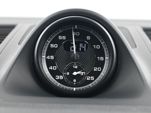 Certified 2026 Porsche Macan image 12