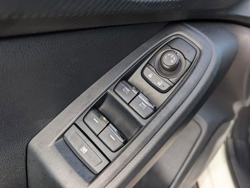 Used 2025 Subaru Crosstrek 2.0i Premium image 16