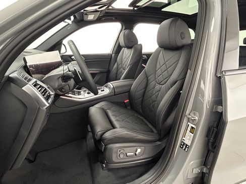 Used 2025 BMW X5 xDrive40i w/ Parking Assistance Package AWD/4WD image 28