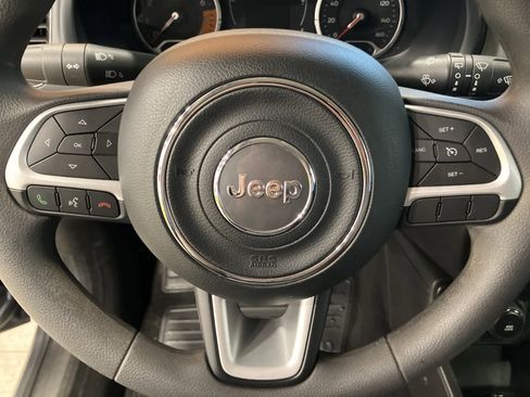 Used 2023 Jeep Renegade Latitude image 14