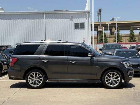 Used 2018 Ford Expedition Limited w/ Equipment Group 302A RWD image 3
