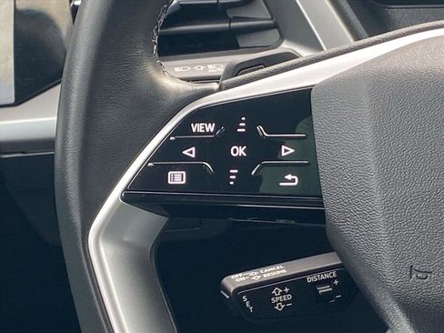 Used 2024 Audi Q4 e-tron Prestige w/ Black Optic Package image 7