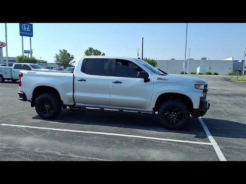Used 2019 Chevrolet Silverado 1500 Custom Trail Boss image 2