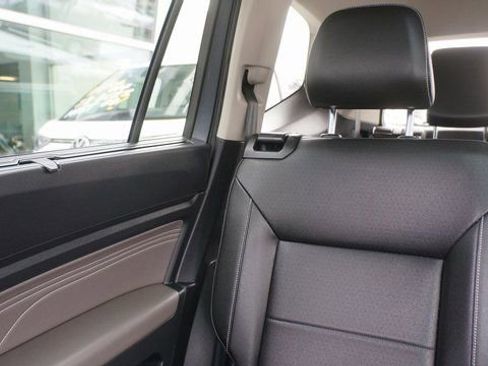 Certified 2023 Volkswagen Atlas SE w/ Panoramic Sunroof Package image 61