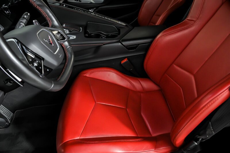 Used 2021 Chevrolet Corvette Stingray Coupe w/ 1LT RWD image 18