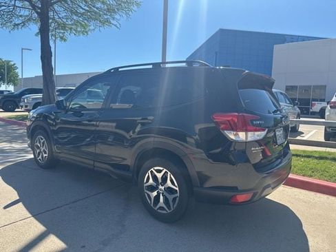 Used 2022 Subaru Forester Premium image 5