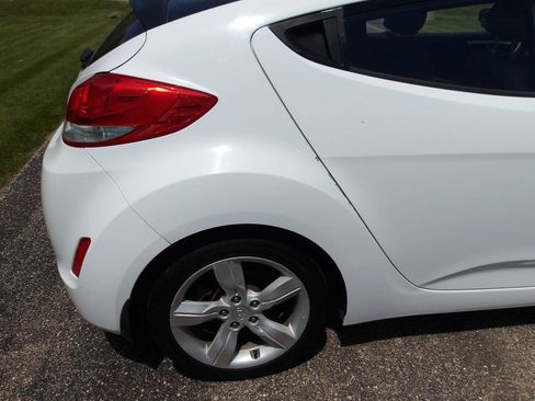 Used 2013 Hyundai Veloster w/ Tech Pkg FWD image 35