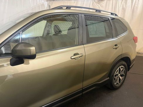 Used 2023 Subaru Forester Premium image 7
