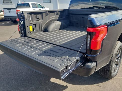 Used 2025 Ford F150 Lightning Flash image 7