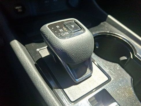 Used 2024 Nissan Rogue S AWD/4WD image 14