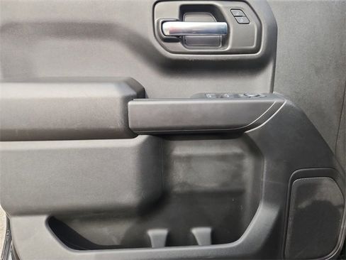Used 2025 Chevrolet Silverado 1500 Custom image 21
