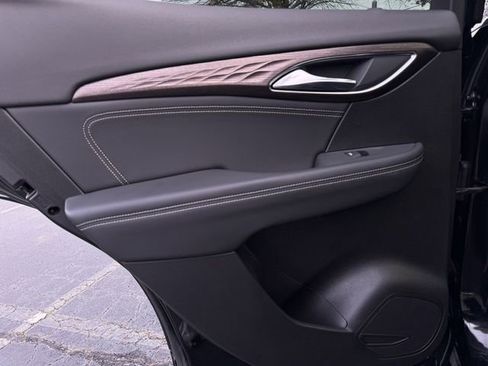 Used 2023 Buick Envision Avenir image 24