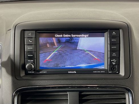 Used 2018 Dodge Grand Caravan SE w/ UConnect Hands-Free Group image 13