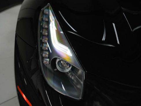 Used 2016 Ferrari F12 Berlinetta image 10