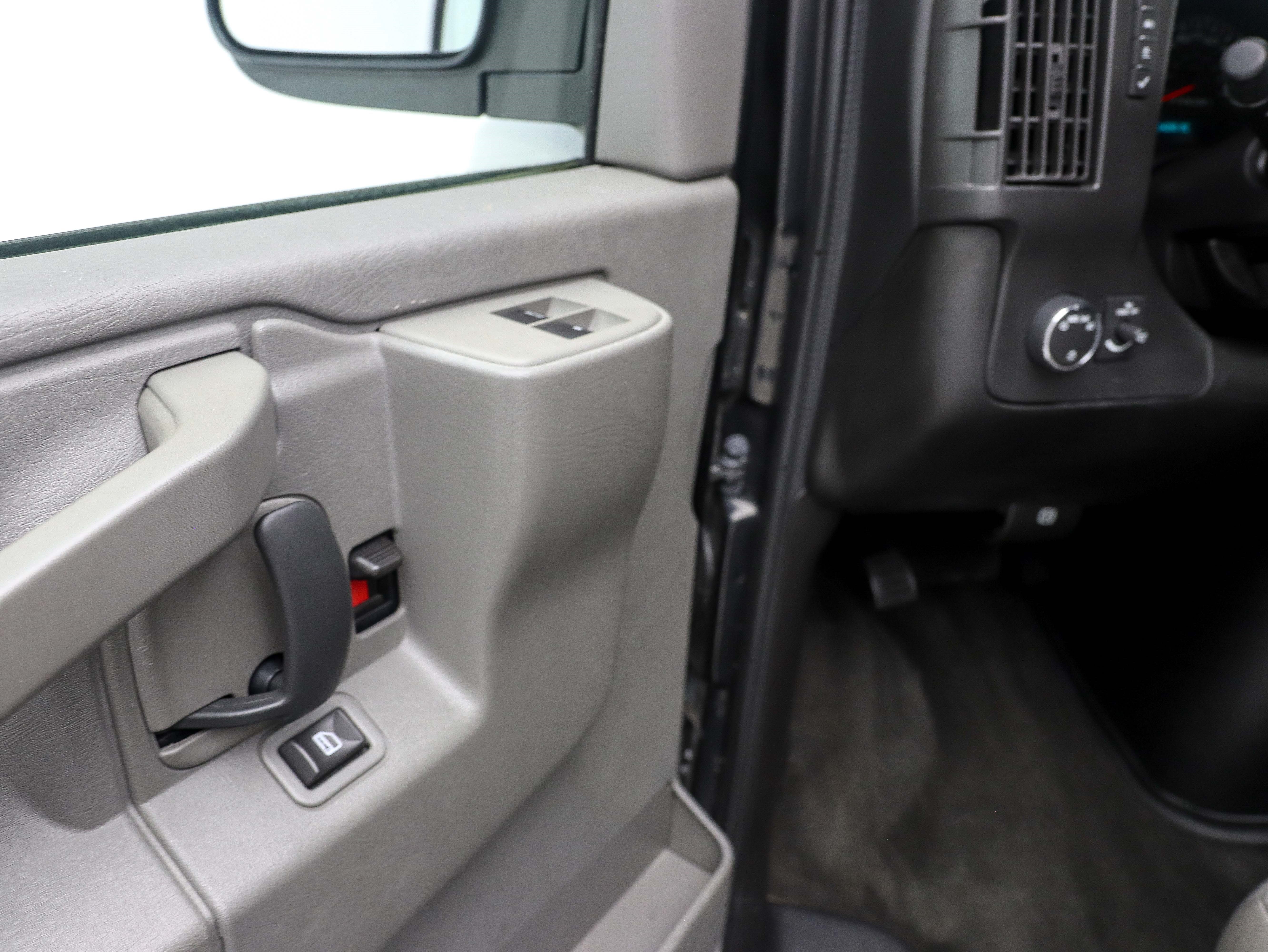 Used 2016 Chevrolet Express 2500 LS RWD image 20