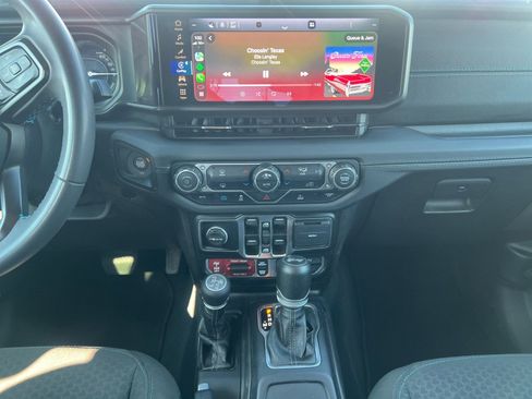 Used 2024 Jeep Wrangler Unlimited Rubicon 4xe image 11