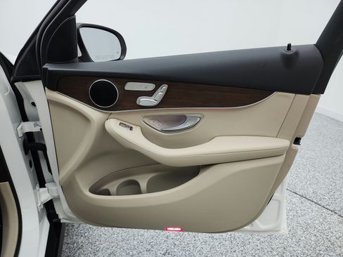 Used 2022 Mercedes-Benz GLC 300 image 20