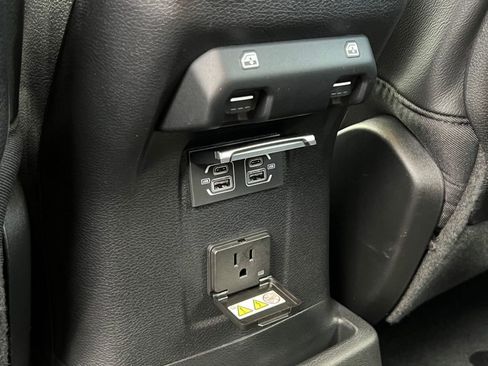 Used 2022 Jeep Wrangler Unlimited Rubicon w/ Trailer Tow Package image 14