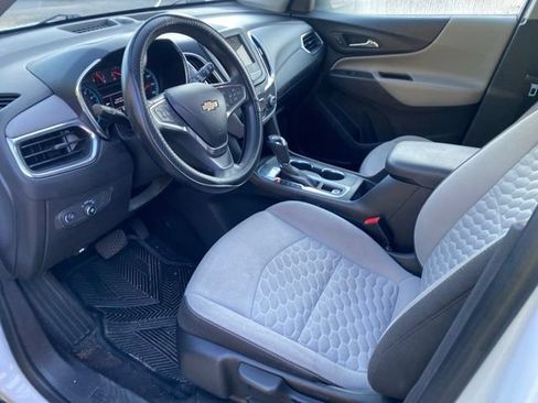 Used 2019 Chevrolet Equinox LS FWD image 22