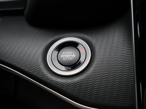 New 2025 Jeep Grand Cherokee L Altitude image 34