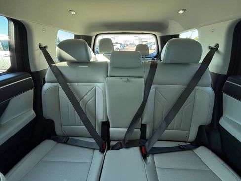 Used 2026 Hyundai Santa Fe SEL FWD image 36