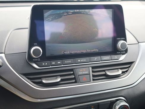 Used 2024 Nissan Altima 2.5 SR FWD image 17