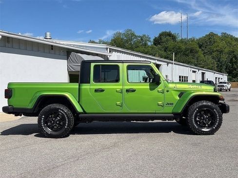 New 2025 Jeep Gladiator Willys image 7