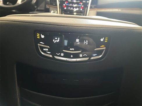 Used 2020 Cadillac Escalade Premium Luxury image 10