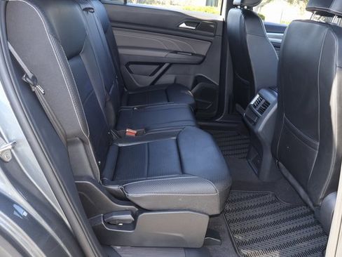 Certified 2023 Volkswagen Atlas Cross Sport SE image 17