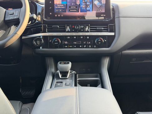 New 2026 Nissan Pathfinder SL image 27