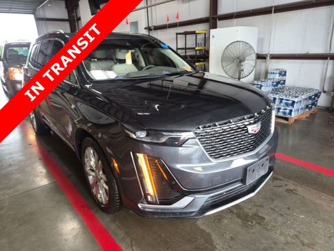 Used 2021 Cadillac XT6 Premium Luxury FWD image 5
