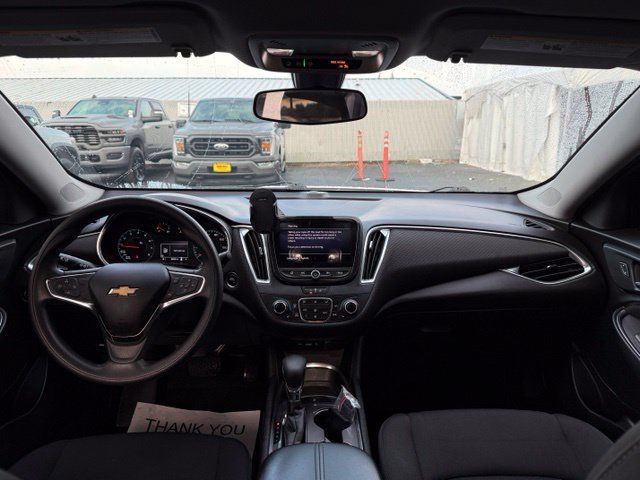 Used 2021 Chevrolet Malibu LT FWD image 16