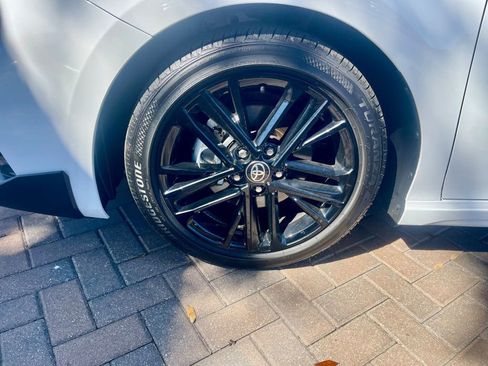 Used 2025 Toyota Camry SE image 9