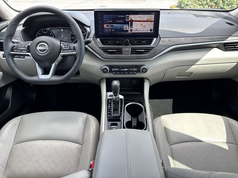 Used 2024 Nissan Altima 2.5 SL FWD image 23