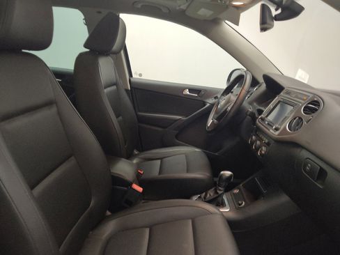 Used 2016 Volkswagen Tiguan SE image 21