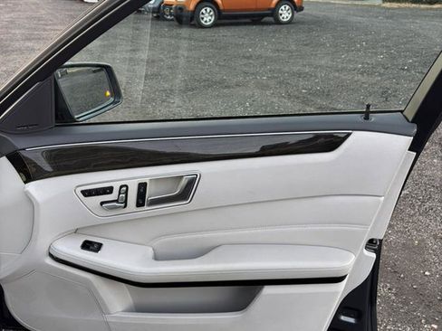 Used 2014 Mercedes-Benz E 350 Sedan image 21