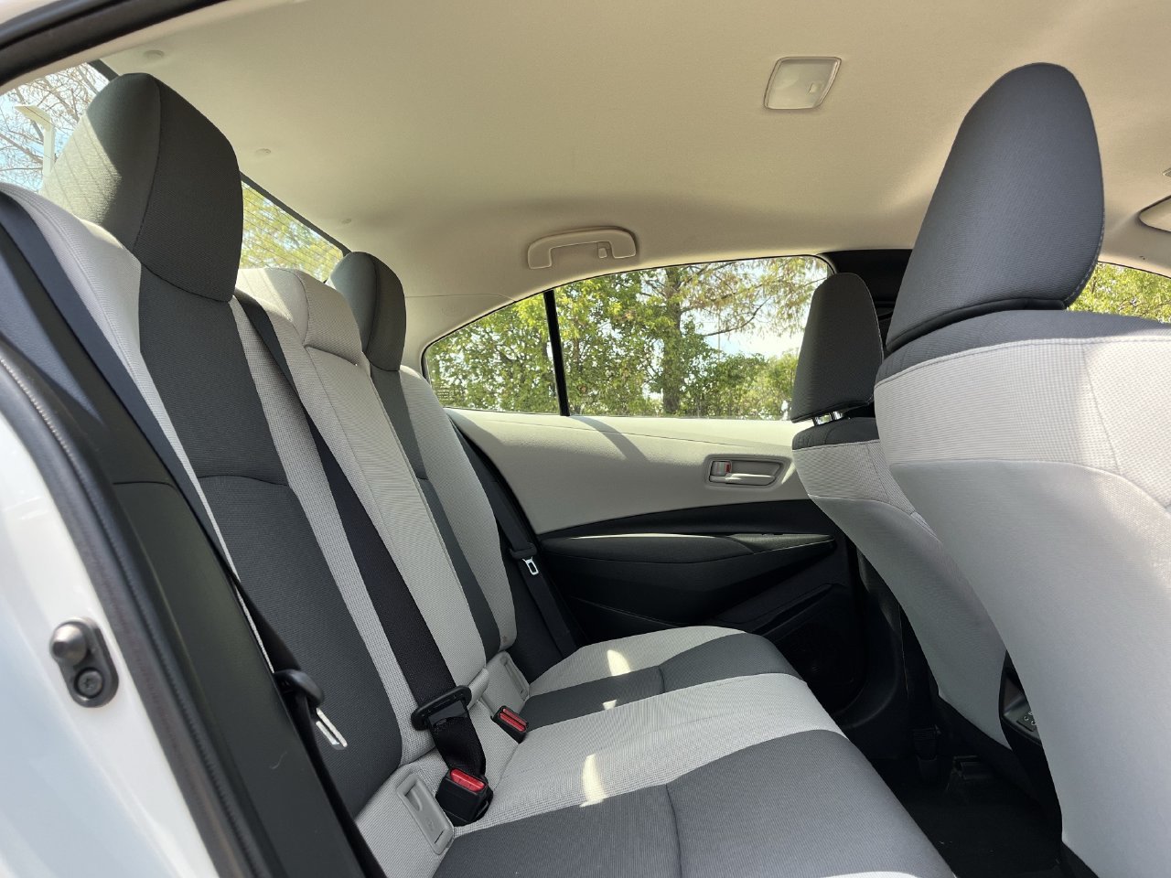 Used 2025 Toyota Corolla LE FWD image 26