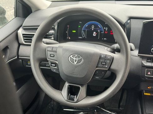 Used 2025 Toyota Camry LE FWD image 17