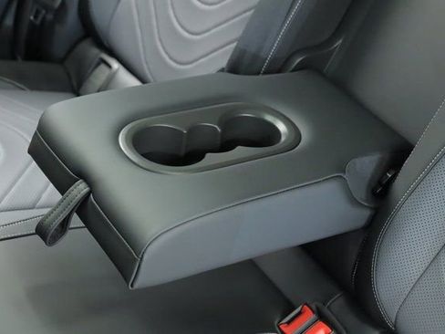 New 2026 Volkswagen Tiguan SE image 33