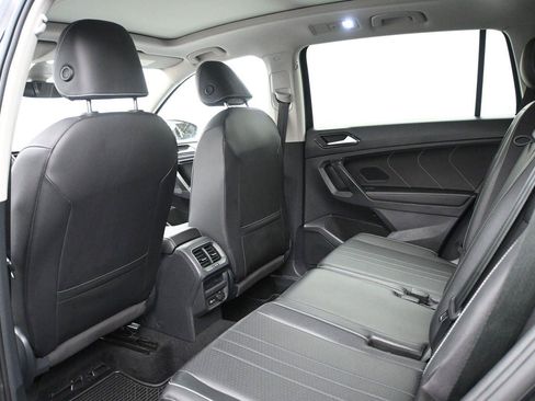Used 2022 Volkswagen Tiguan SE AWD/4WD image 10