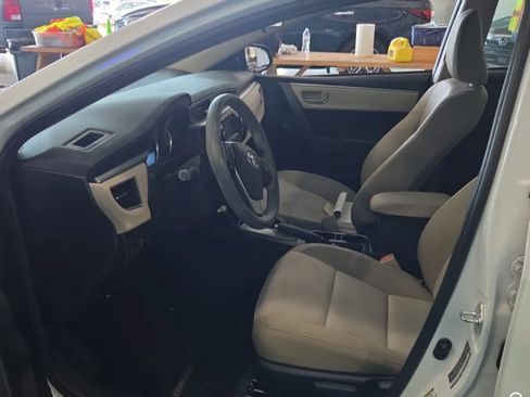 Used 2016 Toyota Corolla LE FWD image 6