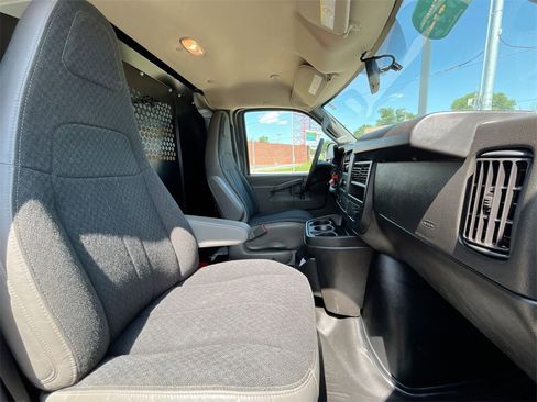 Used 2024 GMC Savana 2500 Work Van w/ Driver Convenience Package image 28