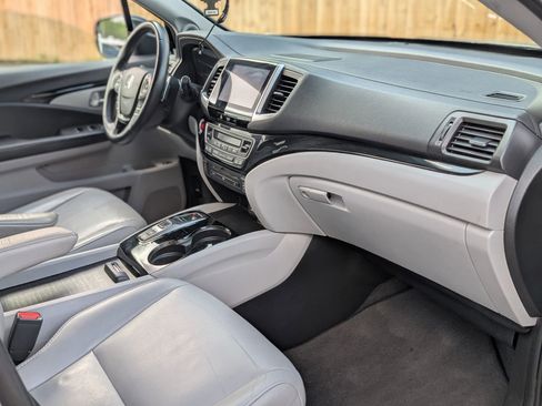 Used 2016 Honda Pilot Touring image 25
