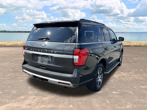 Used 2022 Ford Expedition XLT AWD/4WD image 9