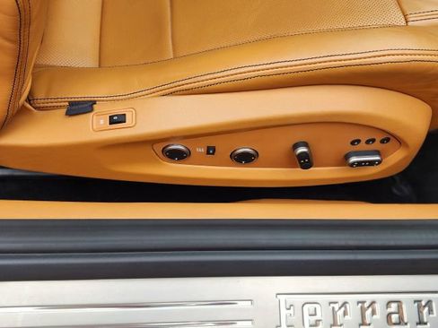 Used 2016 Ferrari FF image 8