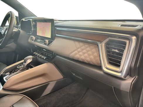 Certified 2025 GMC Canyon Denali AWD/4WD image 30