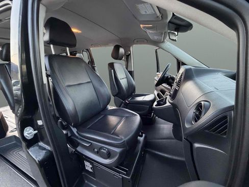 Used 2019 Mercedes-Benz Metris Passenger image 13
