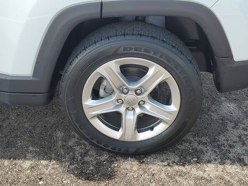 Used 2023 Jeep Compass Latitude w/ Convenience Group AWD/4WD image 33