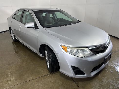 Used 2014 Toyota Camry LE FWD image 7